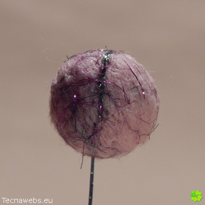 bolas de lana rosa afieltrada