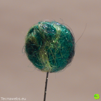bolas de lana verde billar afieltrada