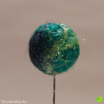 bolas de lana verde billar afieltrada