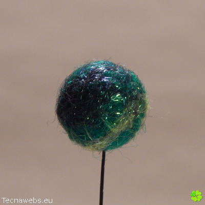 bolas de lana verde billar afieltrada