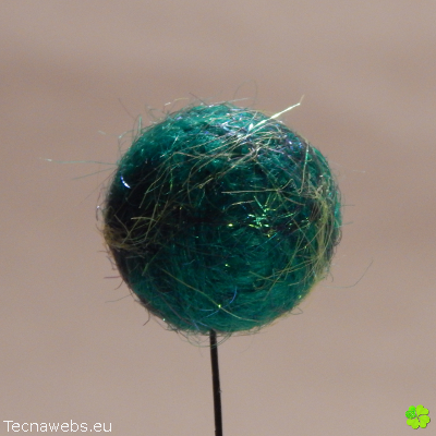 bolas de lana verde billar afieltrada