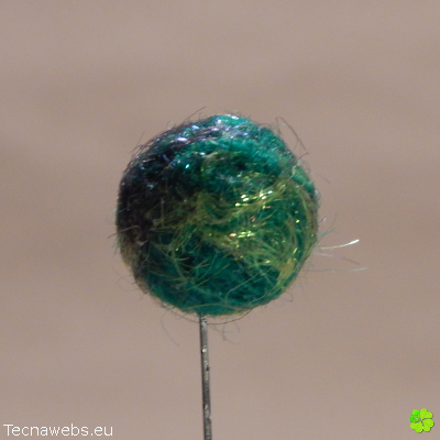 bolas de lana verde billar afieltrada