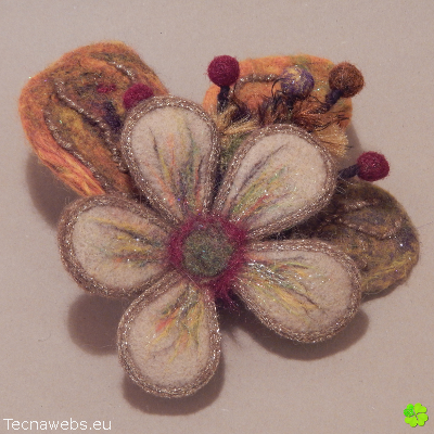 broche flor grande de lana afieltrada