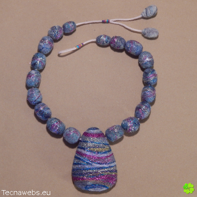 collar bocaditos de cielo de lana afieltrada