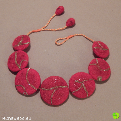 collar botones kintsugi de lana afieltrada