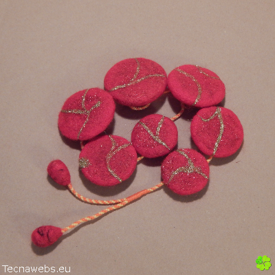 collar botones kintsugi de lana afieltrada