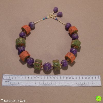 collar melodia tricolor con referencias