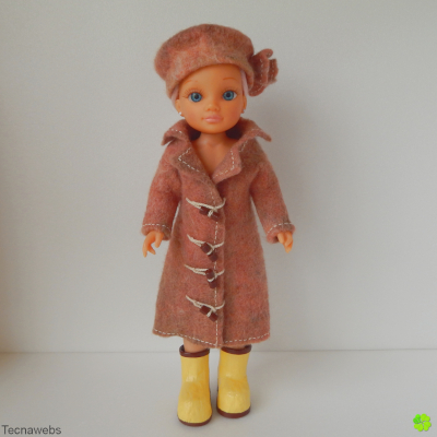 Muñeca vestida con el conjunto